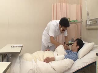 NHDTA-566入院中の性処理を母親には頼めないからお見舞いに来た叔母にお願いし