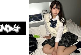 534IND-142 【个人撮影】くせ毛の可爱らしい制服女子とP活_耻じらいながらもベッドがビチャビチャになるまで乱れてくれました。