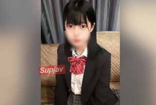 FC2PPV 3534919 【緊急限定販売】奇蹟の極上スレンダー美--！18歳Eカップりくちゃん！幼く未開発の身體に人生初生中出